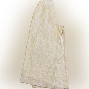 Lululemon wide leg goucho pants size 6 heather gray with pockets
